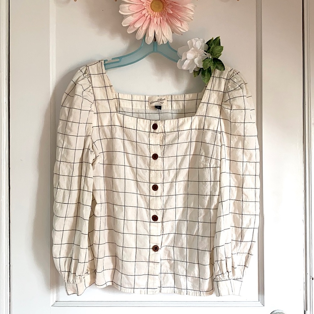 Universal Thread US size M puff sleeve blouse